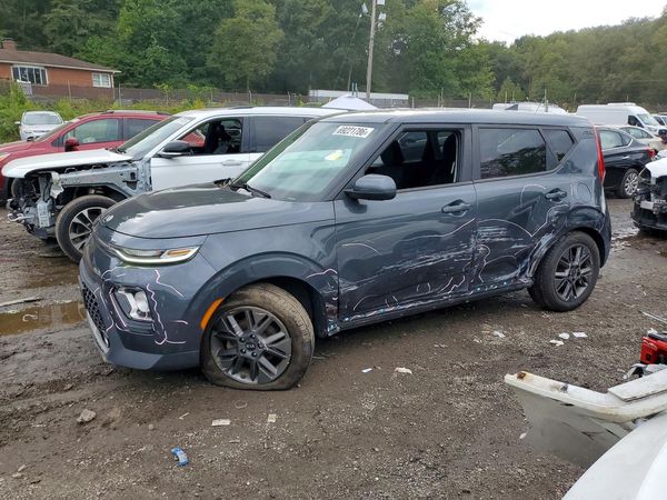 2020 KIA SOUL — Front 3/4
