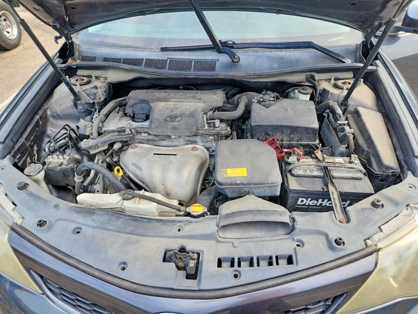 2012 TOYOTA CAMRY — Engine bay