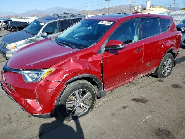 2018 TOYOTA RAV4 — Front 3/4