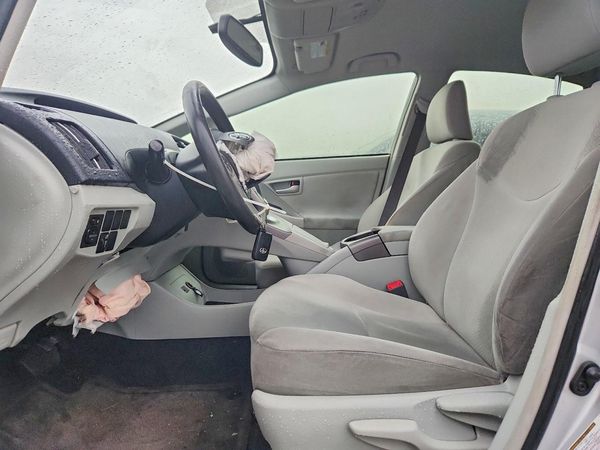 2013 TOYOTA PRIUS — DENT