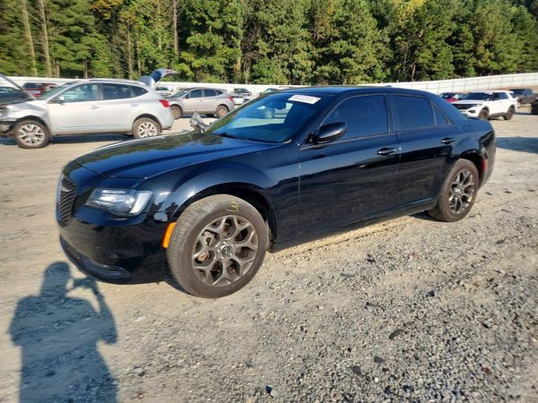 2015 CHRYSLER 300 — Front 3/4