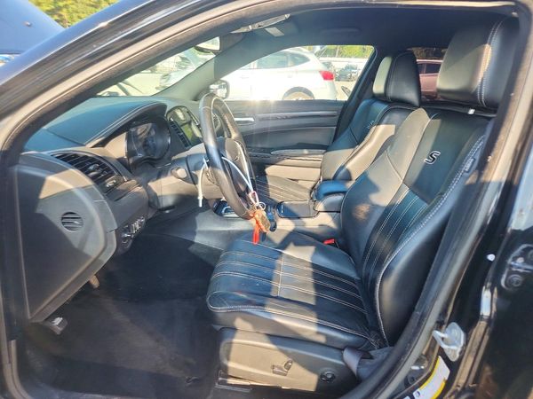 2015 CHRYSLER 300 — DENT
