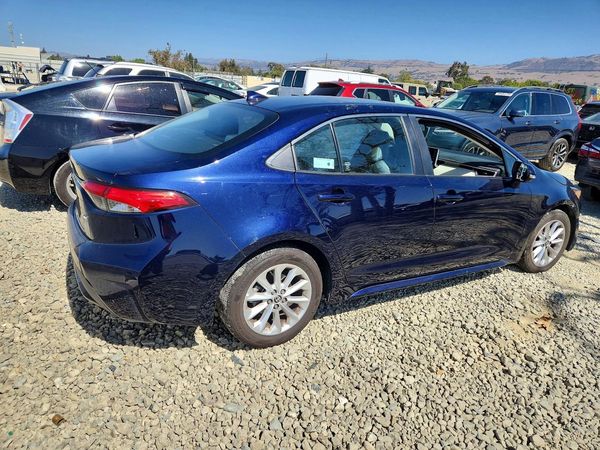 2020 TOYOTA COROLLA XLE