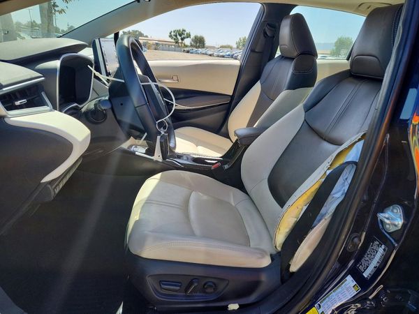 2020 TOYOTA COROLLA XLE