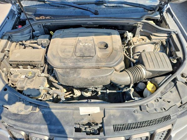 2016 JEEP GRAND CHEROKEE — Engine bay