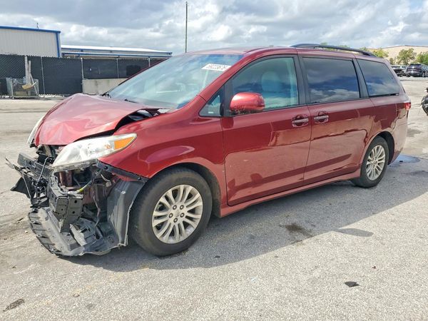 2019 TOYOTA SIENNA