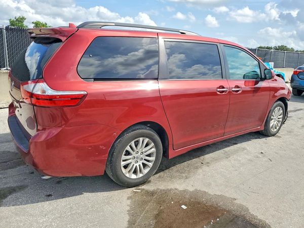 2019 TOYOTA SIENNA