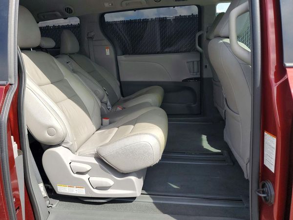 2019 TOYOTA SIENNA
