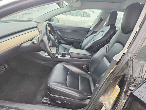 2019 TESLA MODEL 3 — DENT