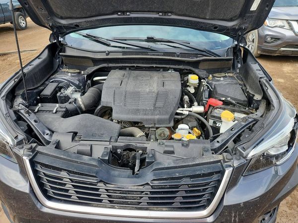 2020 SUBARU FORESTER — Engine bay