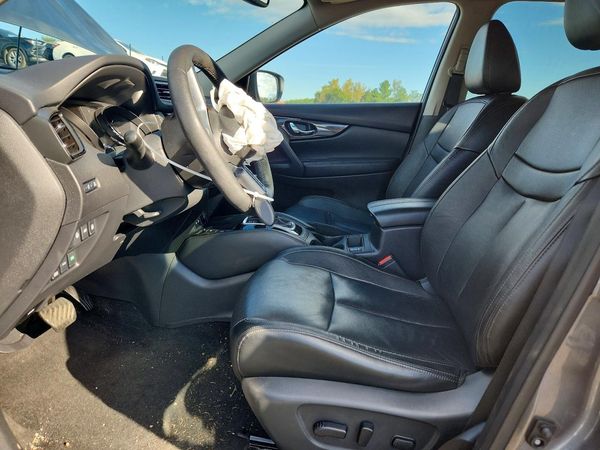2019 NISSAN ROGUE — DENT