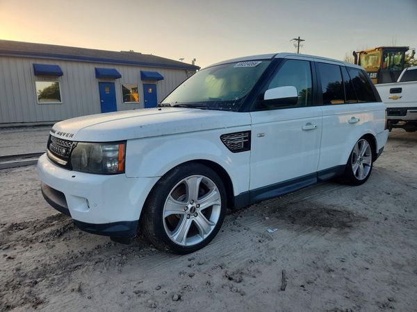 2012 LAND ROVER RANGEROVER HSE LUX — Front 3/4