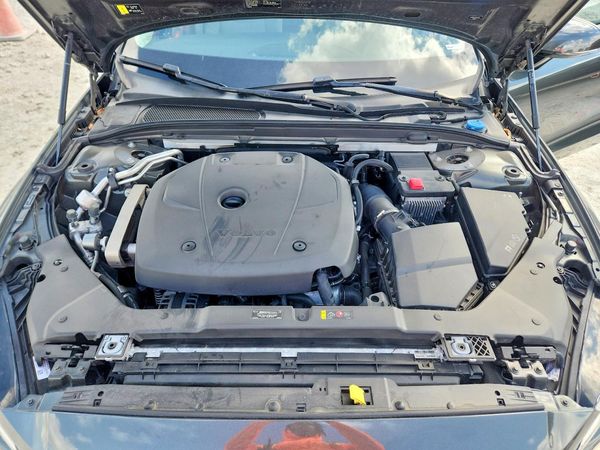 2020 VOLVO S60 — Engine bay