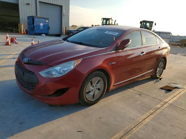 2015 HYUNDAI SONATA — DSFA — Front 3/4