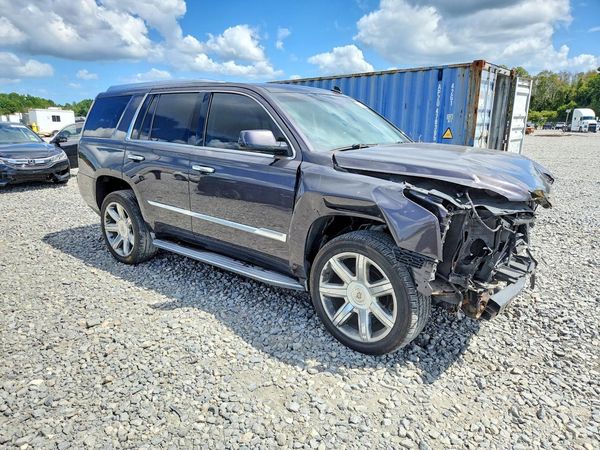 2015 CADILLAC ESCALADE ESV LUXURY — Passenger 3/4