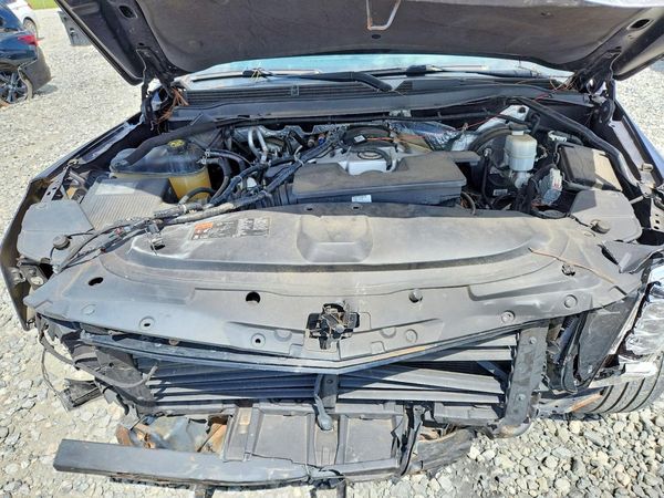 2015 CADILLAC ESCALADE ESV LUXURY — Engine bay