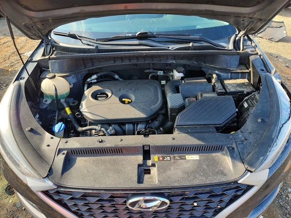 2020 HYUNDAI TUCSON — Engine bay