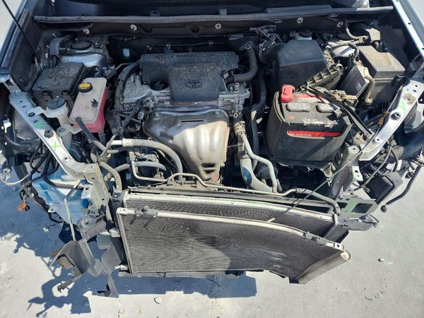 2018 TOYOTA RAV4 — Engine bay