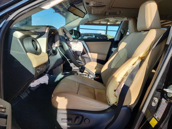 2015 TOYOTA RAV4 Limited (G Grade) — DENT