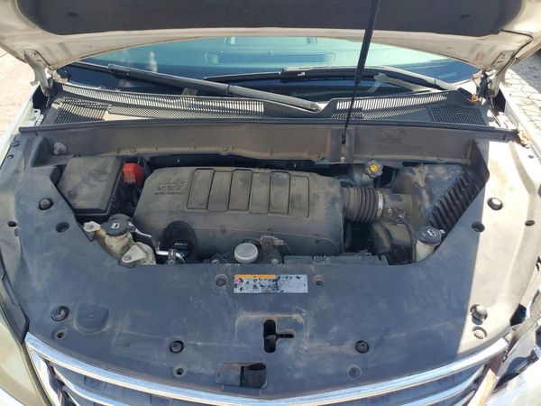 2014 CHEVROLET TRAVERSE 1LT — Engine bay