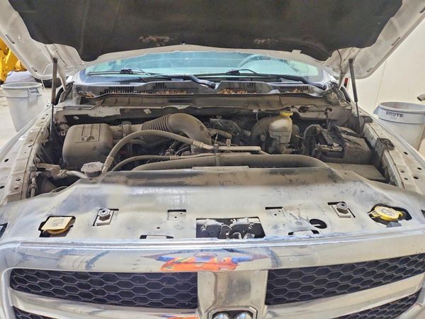 2020 RAM 1500 SLT — Engine bay