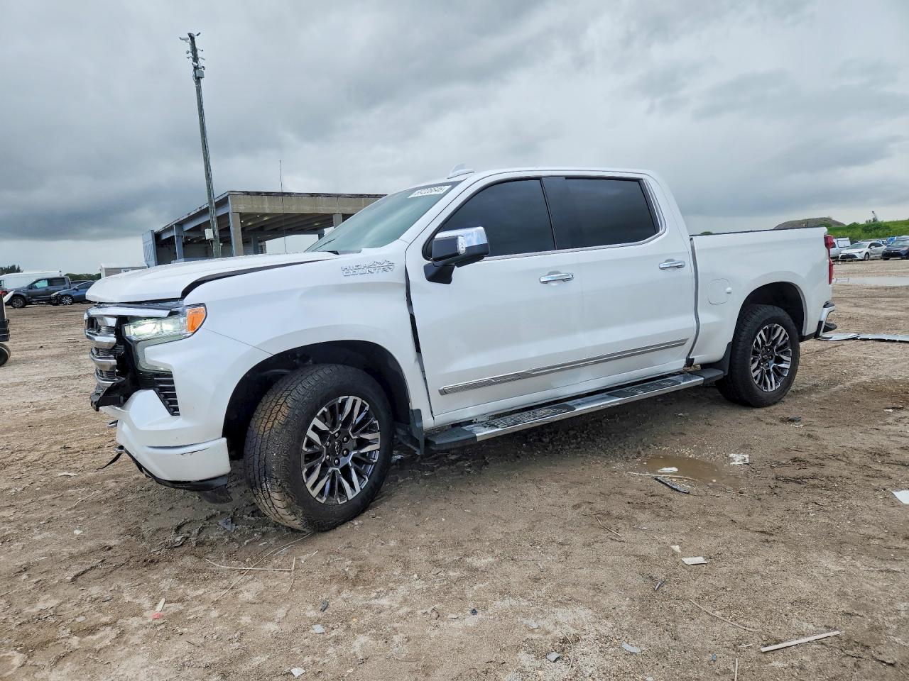2024 CHEVROLET SILVERADO High Country — Front 3/4