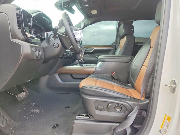 2024 CHEVROLET SILVERADO High Country — DENT