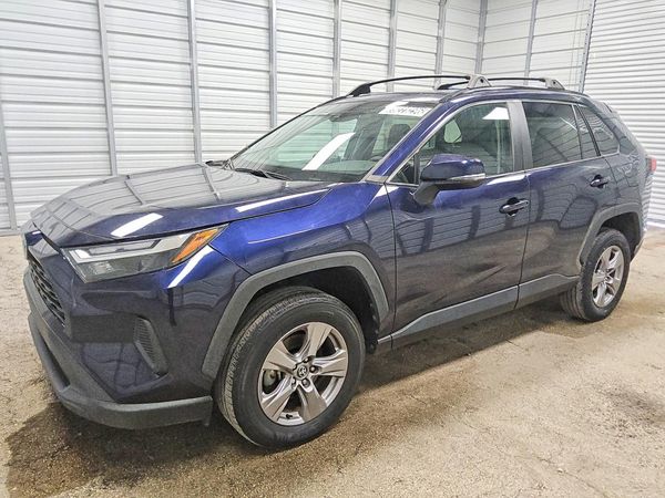 2023 TOYOTA RAV4 XLE — Front 3/4