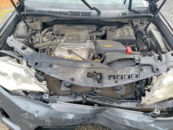 2012 TOYOTA CAMRY — Engine bay