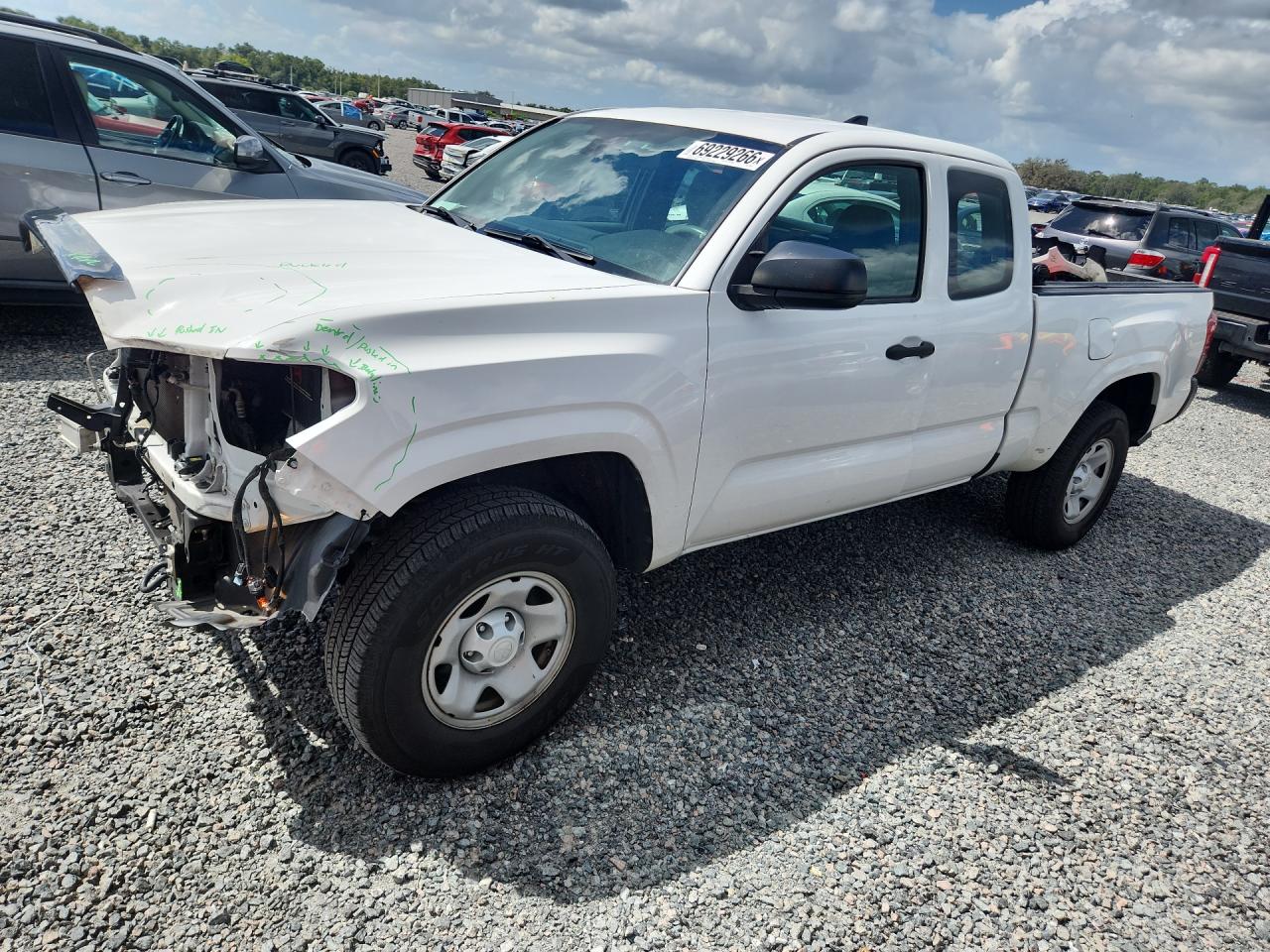 2018 TOYOTA TACOMA — Front 3/4