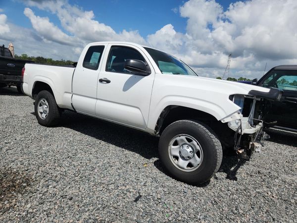 2018 TOYOTA TACOMA — Passenger 3/4