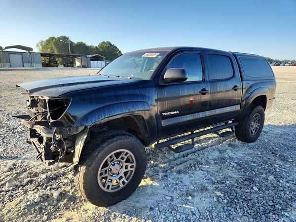 2015 TOYOTA TACOMA Delux Grade — Front 3/4