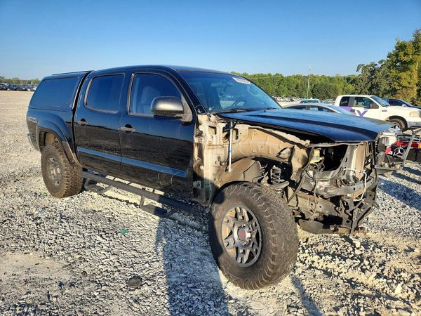 2015 TOYOTA TACOMA Delux Grade — Passenger 3/4