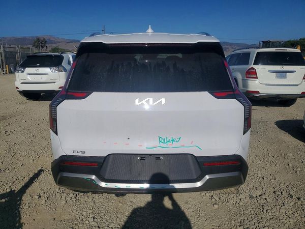 2025 KIA EV9 Wind