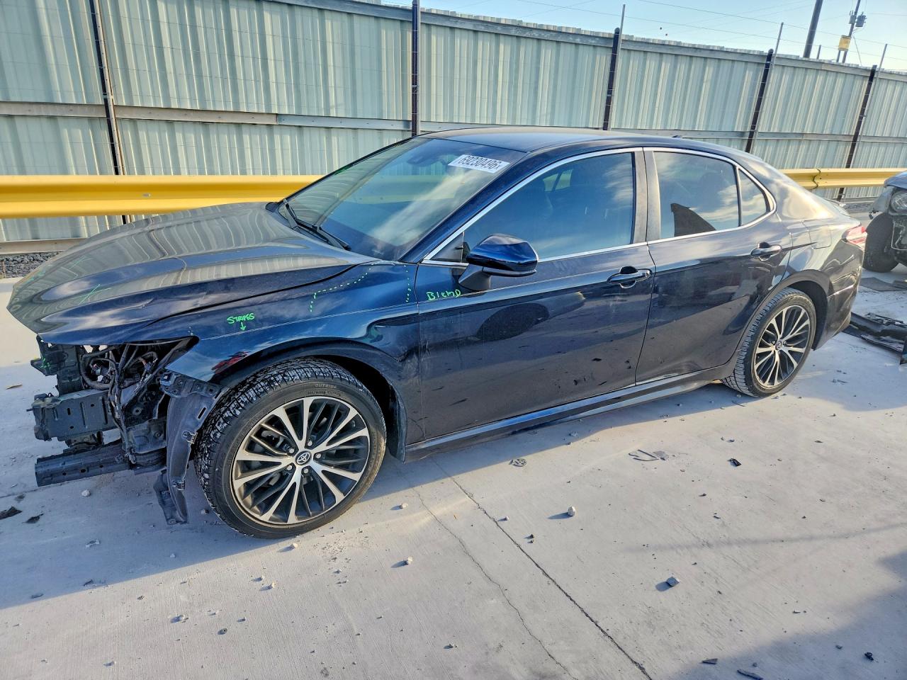 2019 TOYOTA CAMRY L/LE/SE/XLE — Front 3/4