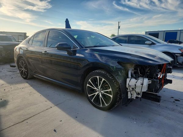 2019 TOYOTA CAMRY L/LE/SE/XLE — Passenger 3/4