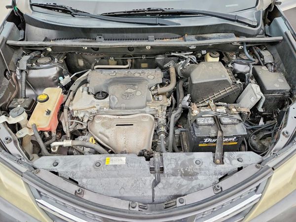 2015 TOYOTA RAV4 Limited (G Grade) — Engine bay