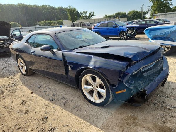 2013 DODGE CHALLENGER — Passenger 3/4