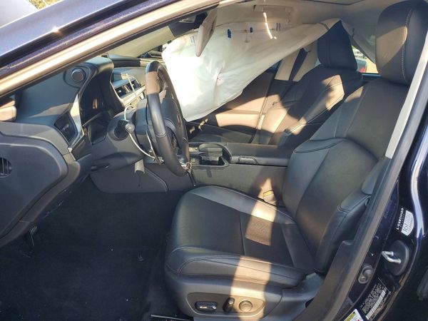 2020 LEXUS ES 350 — DENT