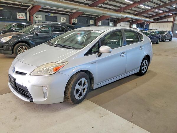 2012 TOYOTA PRIUS — DSFA — Front 3/4