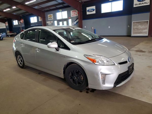 2012 TOYOTA PRIUS — Passenger 3/4