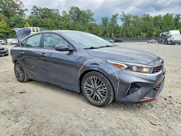 2024 KIA FORTE — Passenger 3/4