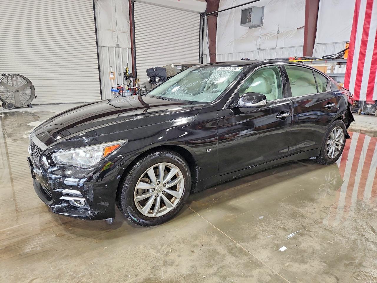 2015 INFINITI Q50