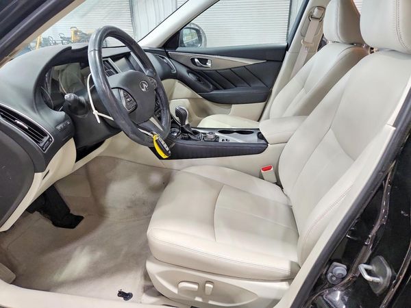 2015 INFINITI Q50