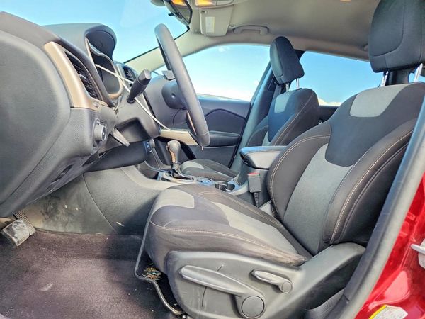 2018 JEEP CHEROKEE — DENT