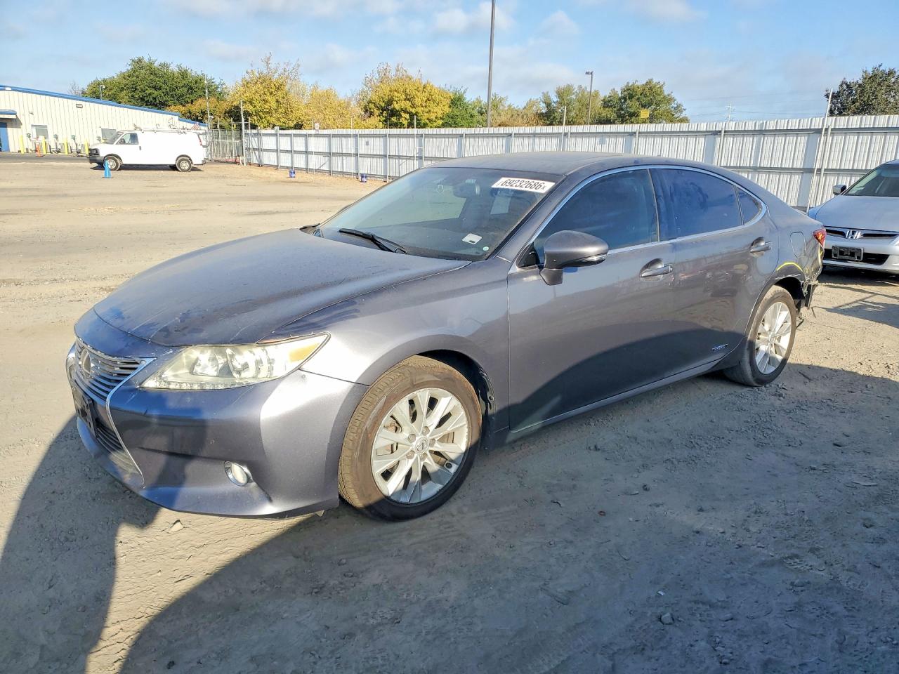 2013 LEXUS ES 300h — Front 3/4