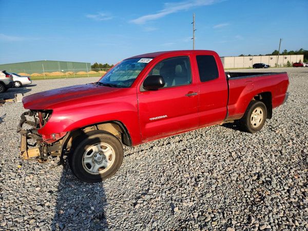 2013 TOYOTA TACOMA Delux — Front 3/4