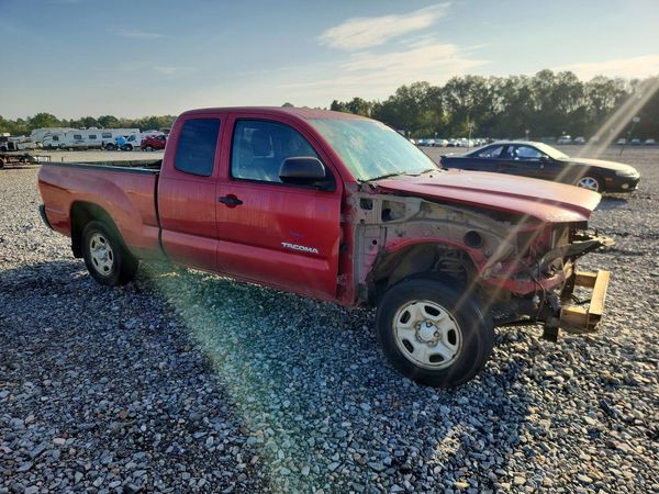 2013 TOYOTA TACOMA Delux — Passenger 3/4