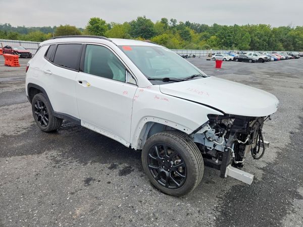 2022 JEEP COMPASS — Passenger 3/4