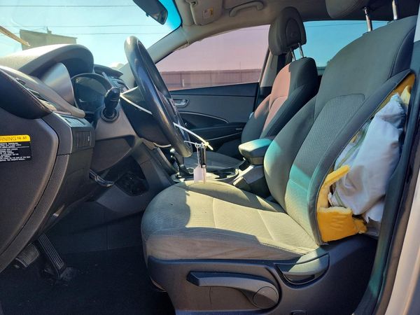2017 HYUNDAI SANTA FE — DENT